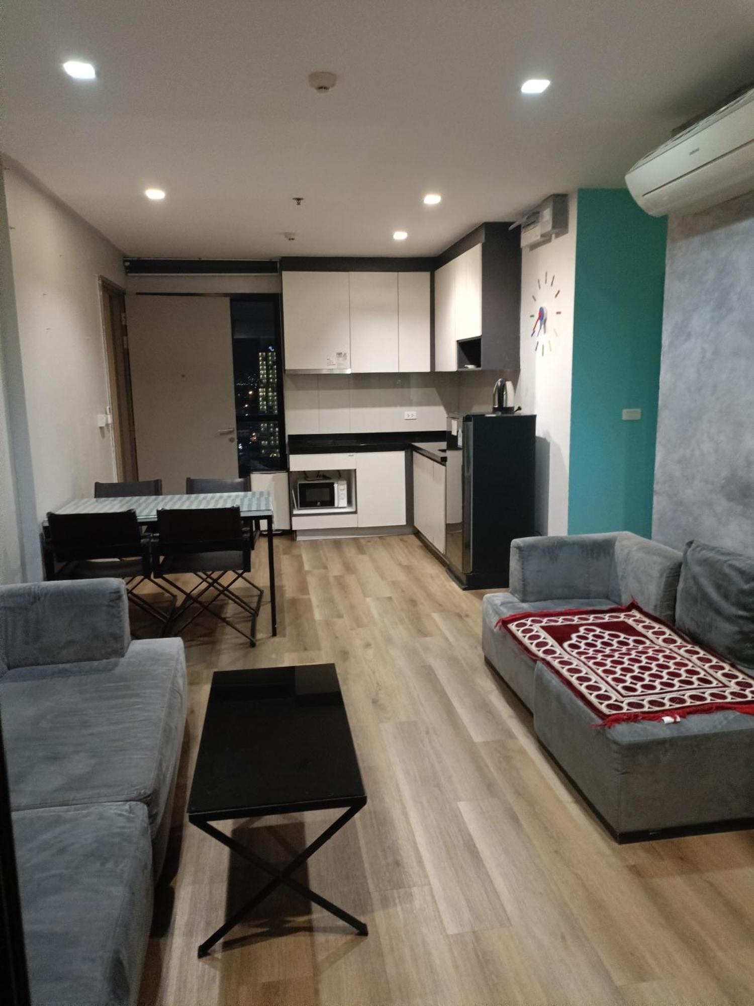 The Base Pattaya By Feng Apartment Bagian luar foto