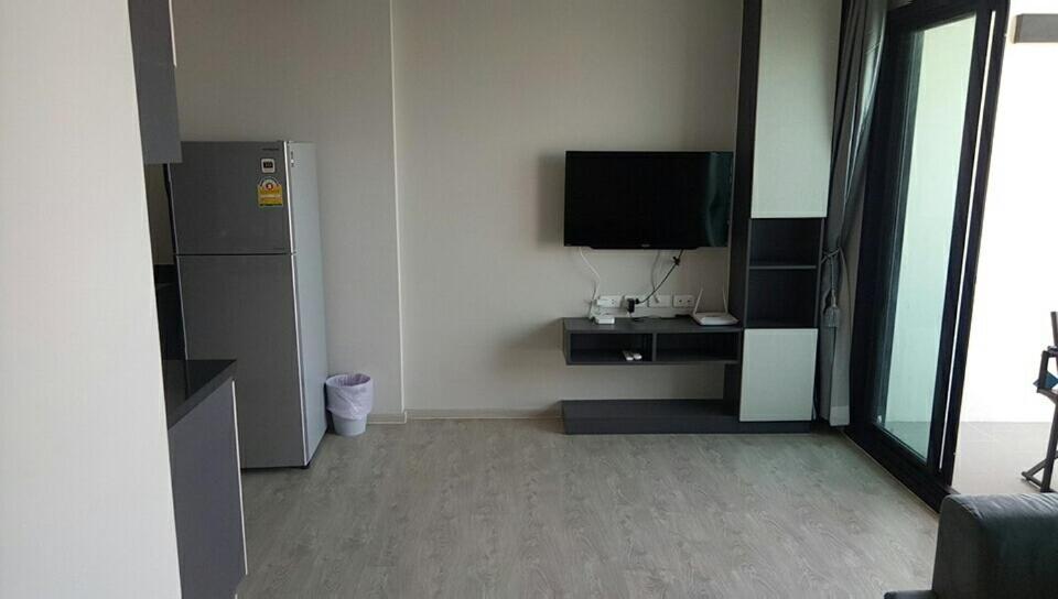 The Base Pattaya By Feng Apartment Bagian luar foto