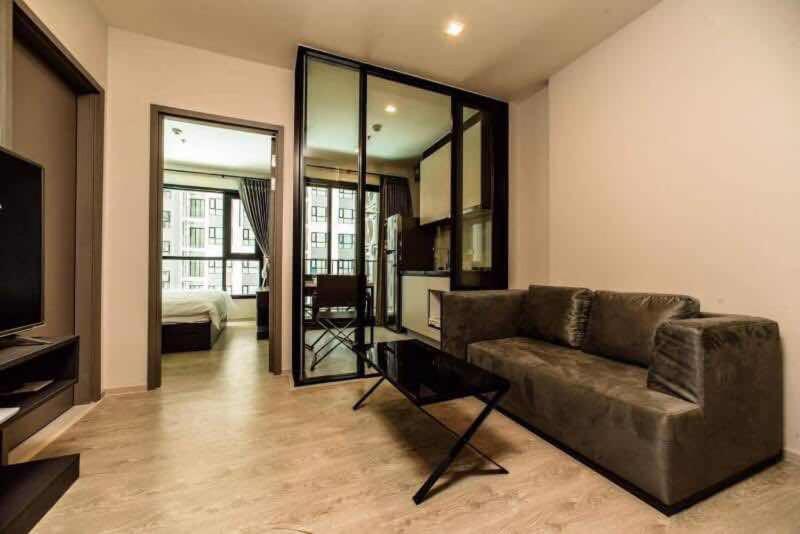 The Base Pattaya By Feng Apartment Bagian luar foto