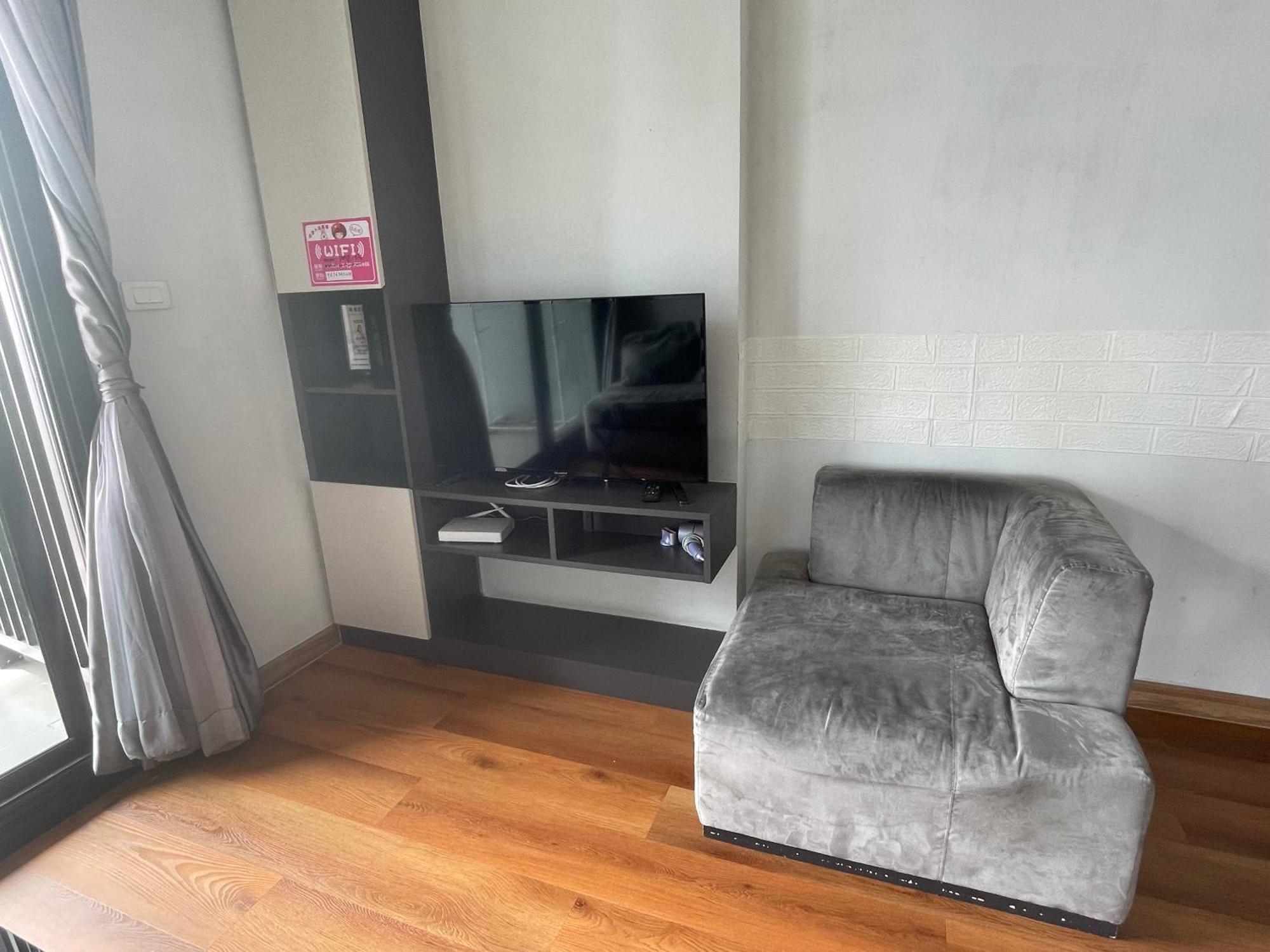 The Base Pattaya By Feng Apartment Bagian luar foto