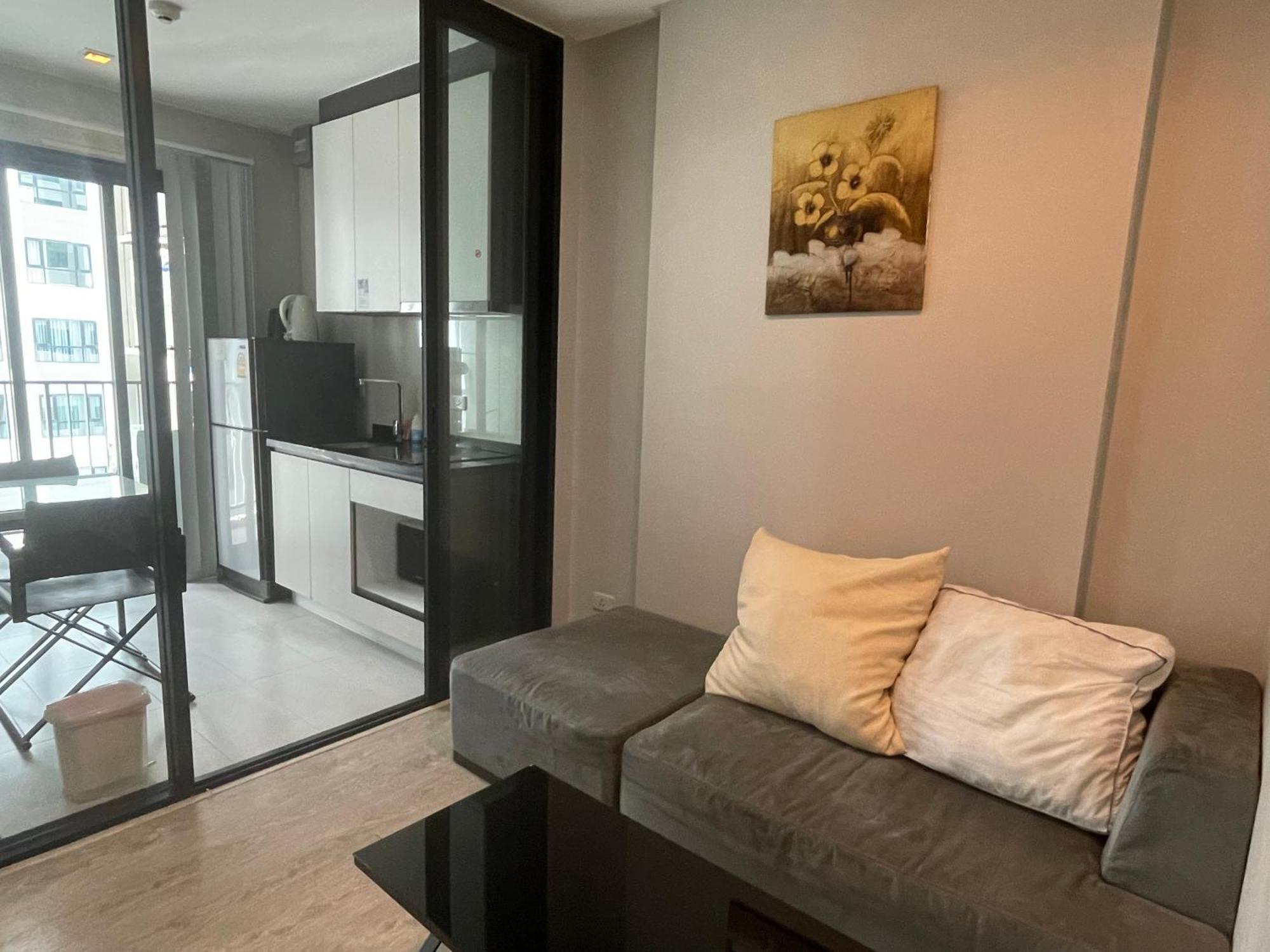 The Base Pattaya By Feng Apartment Bagian luar foto