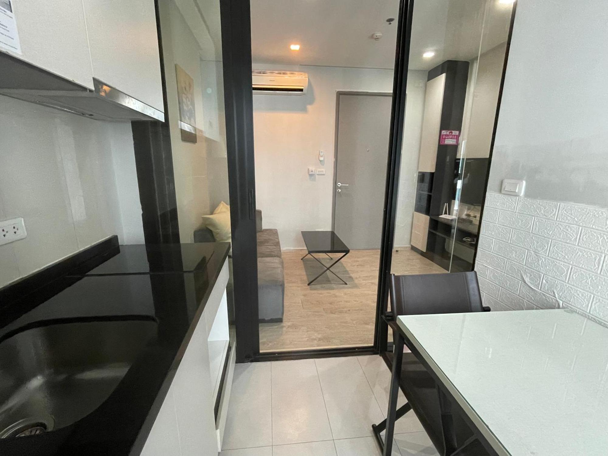 The Base Pattaya By Feng Apartment Bagian luar foto