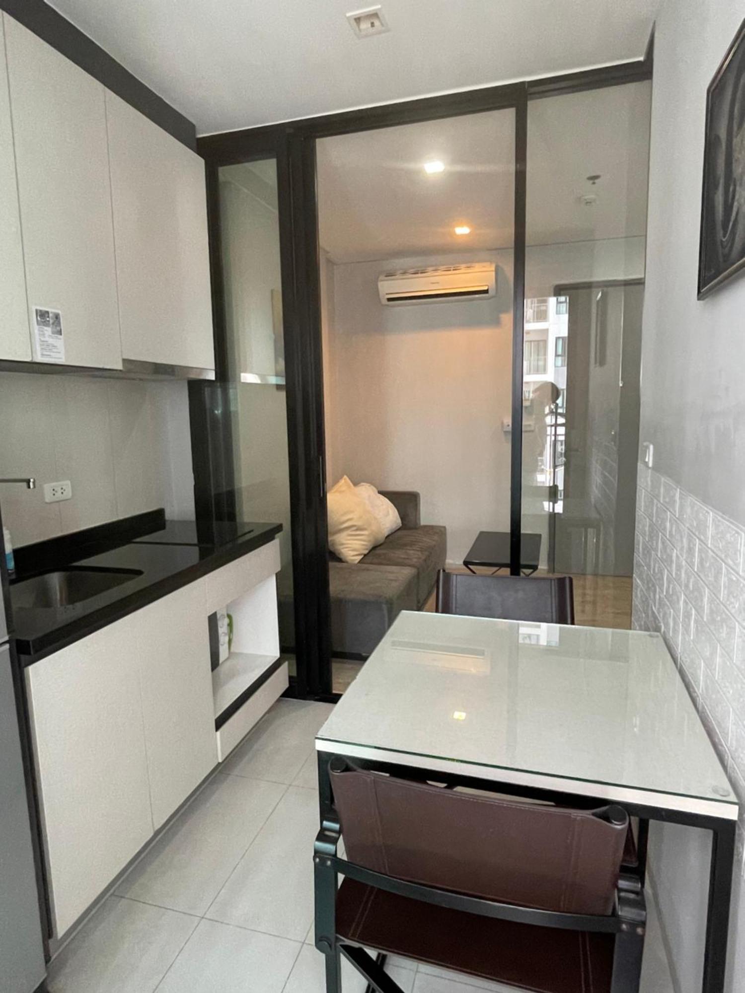 The Base Pattaya By Feng Apartment Bagian luar foto