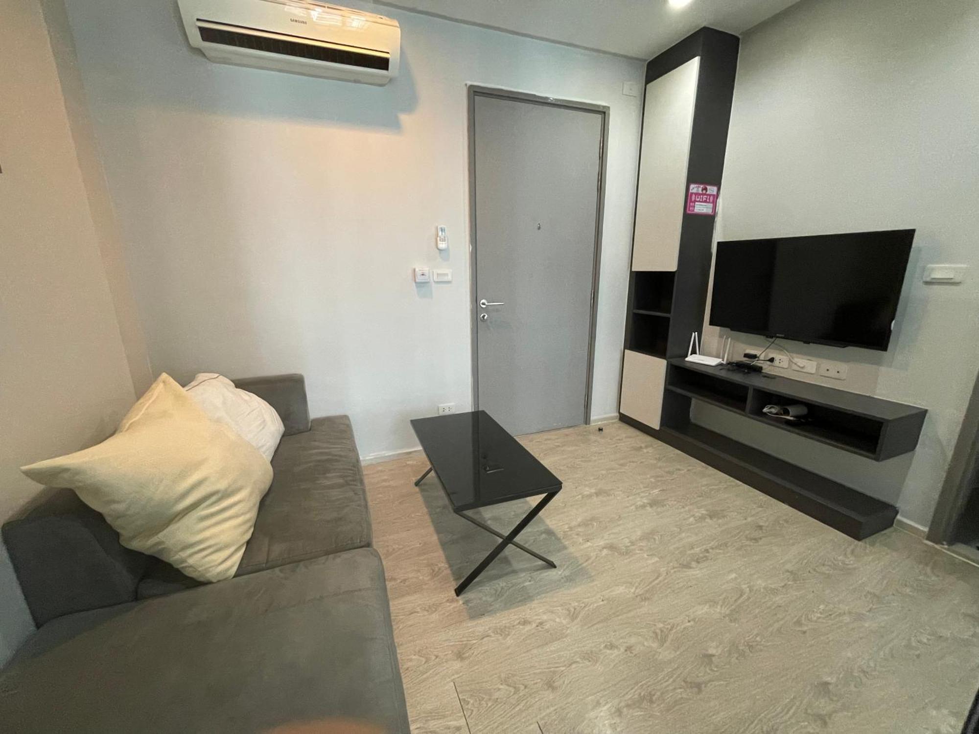 The Base Pattaya By Feng Apartment Bagian luar foto
